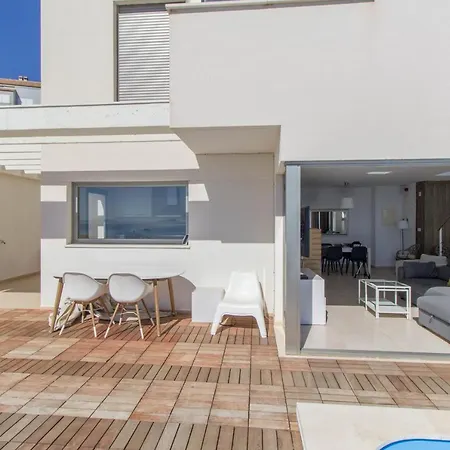 Chalet Urb. Monteazul *